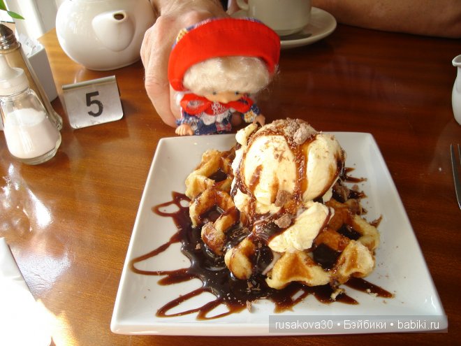 Путешествие по маленькому английскому городку Wymondham с куколкой Holly Hobbie