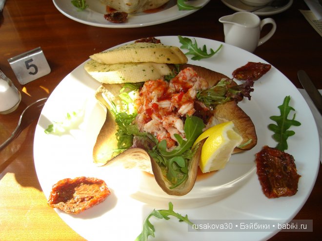 Путешествие по маленькому английскому городку Wymondham с куколкой Holly Hobbie