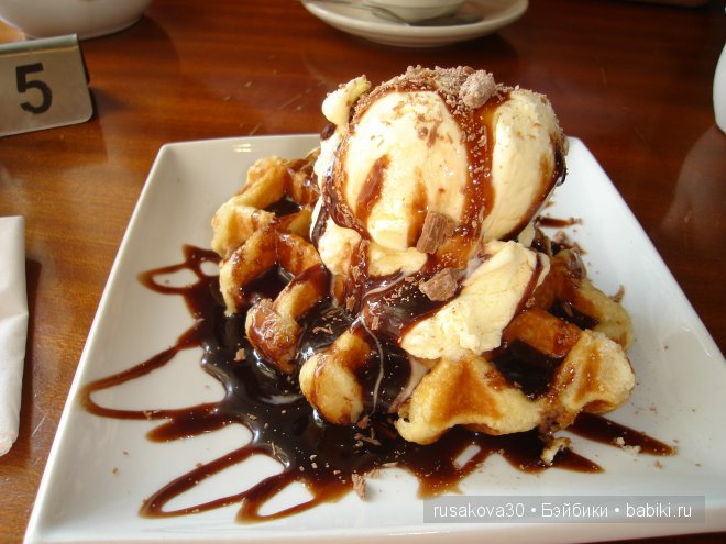 Путешествие по маленькому английскому городку Wymondham с куколкой Holly Hobbie