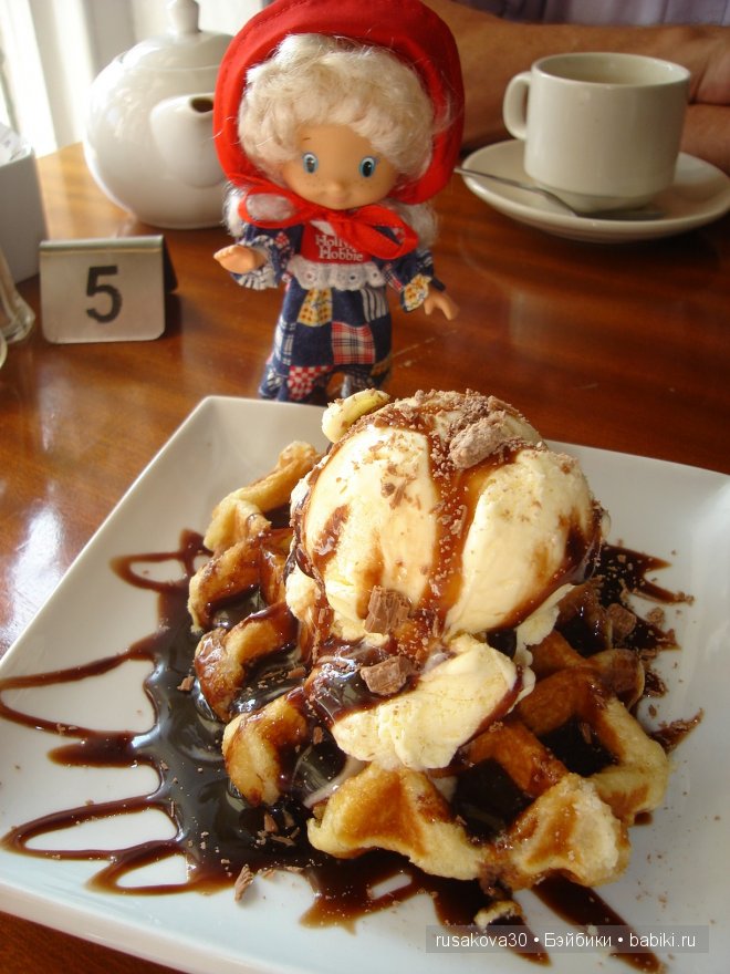 Путешествие по маленькому английскому городку Wymondham с куколкой Holly Hobbie