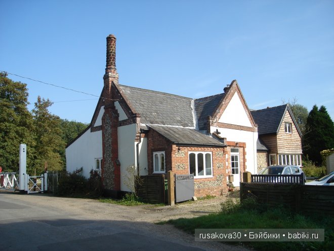 Путешествие по маленькому английскому городку Wymondham с куколкой Holly Hobbie