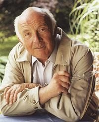 Хэ́ллоуи́н с маленькой бабой ягой,маленьким привидением и маленьким водяным (фото 8)