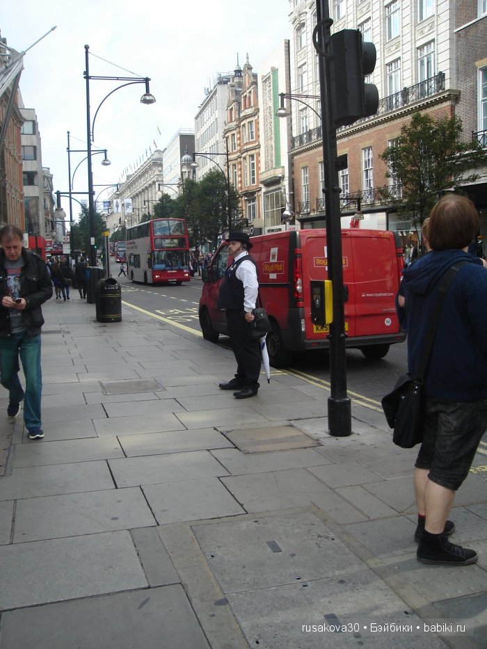 Лондон ,антикварный магазин