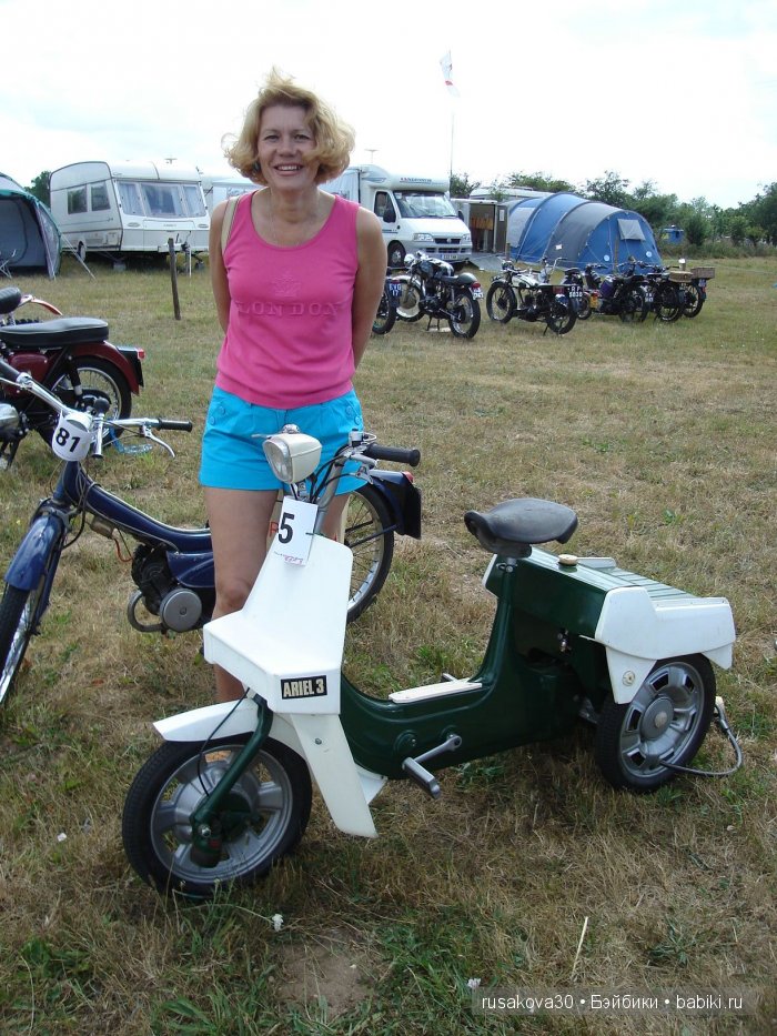 Выставка старинных машин в деревне Weeting