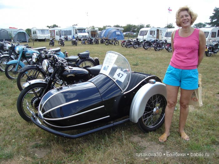 Выставка старинных машин в деревне Weeting