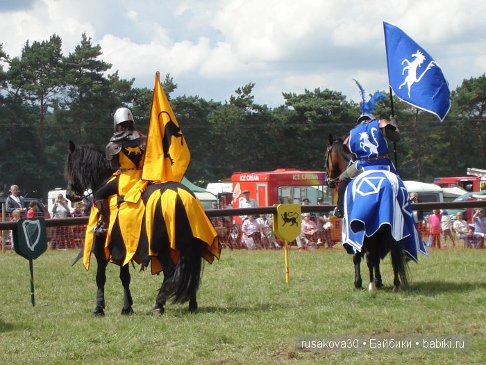 Выставка старинных машин в деревне Weeting
