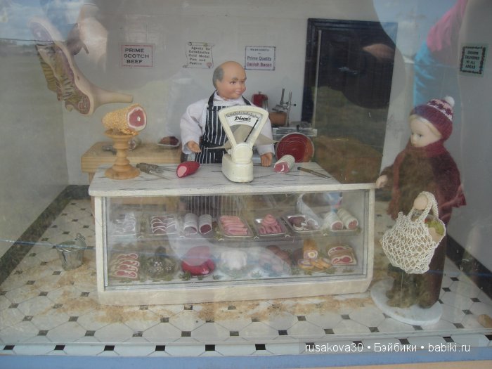 Выставка старинных машин в деревне Weeting