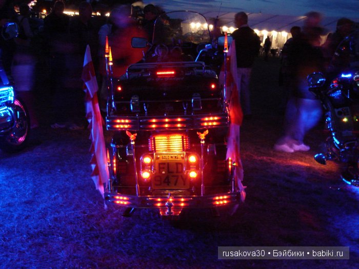 Выставка старинных машин в деревне Weeting