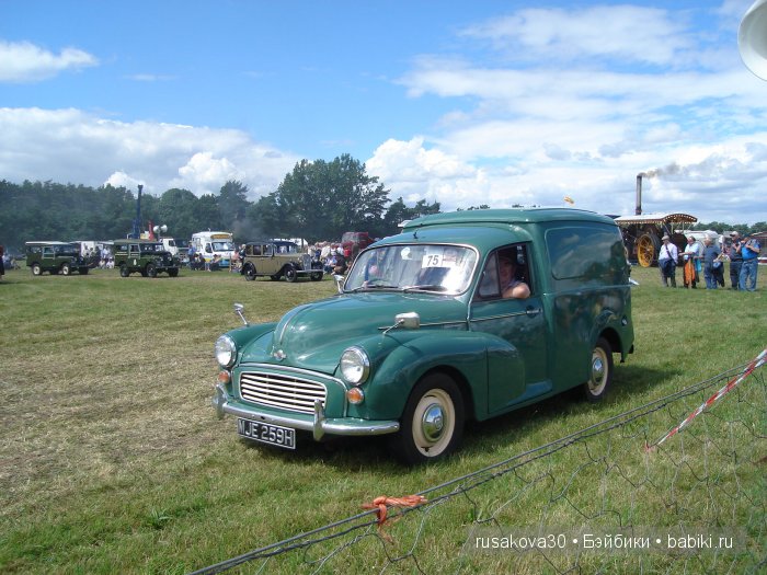 Выставка старинных машин в деревне Weeting
