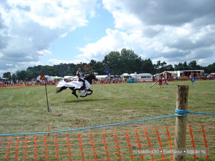 Выставка старинных машин в деревне Weeting