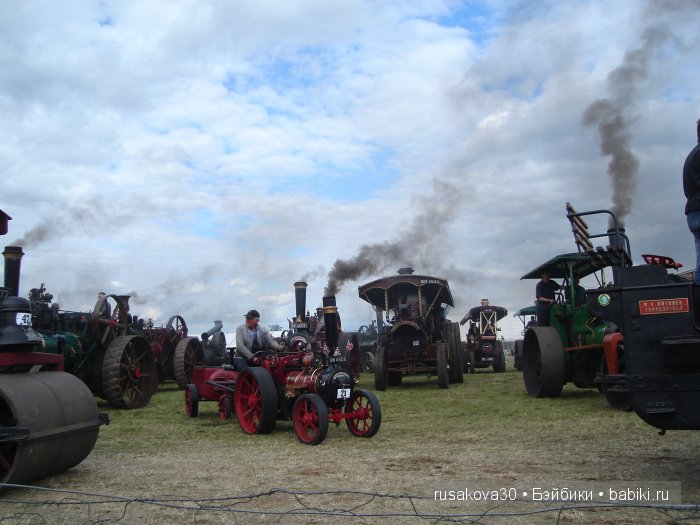 Выставка старинных машин в деревне Weeting
