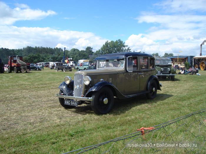 Выставка старинных машин в деревне Weeting