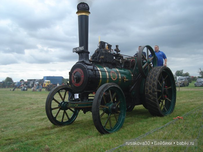 Выставка старинных машин в деревне Weeting