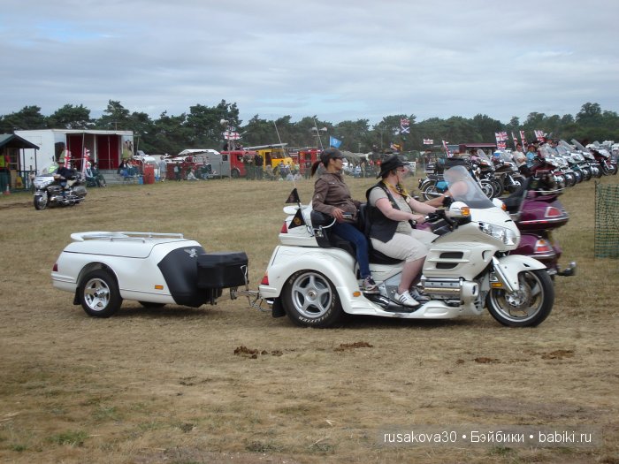 Выставка старинных машин в деревне Weeting