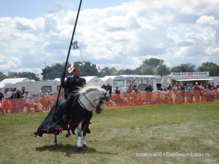 Выставка старинных машин в деревне Weeting