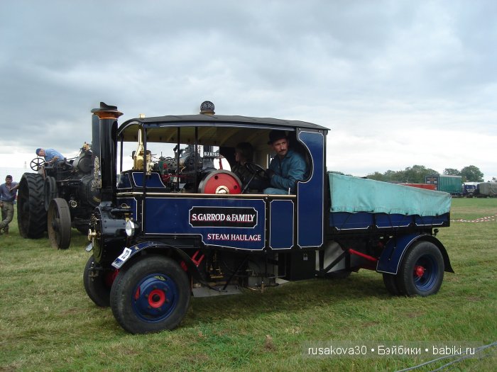 Выставка старинных машин в деревне Weeting