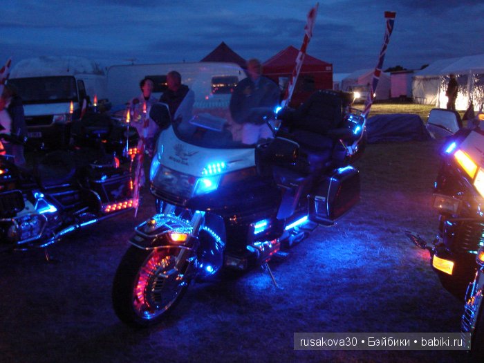 Выставка старинных машин в деревне Weeting