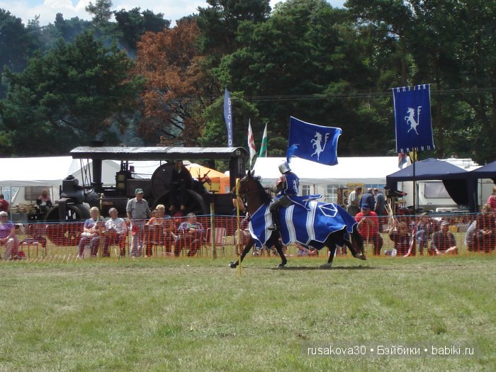 Выставка старинных машин в деревне Weeting
