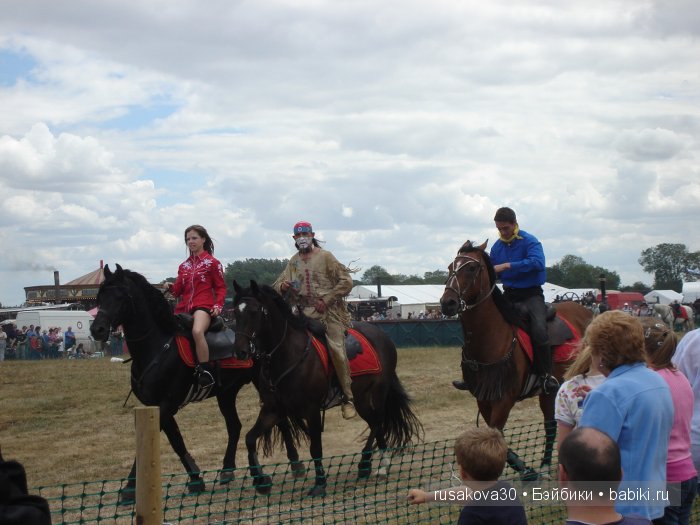 Выставка старинных машин в деревне Weeting