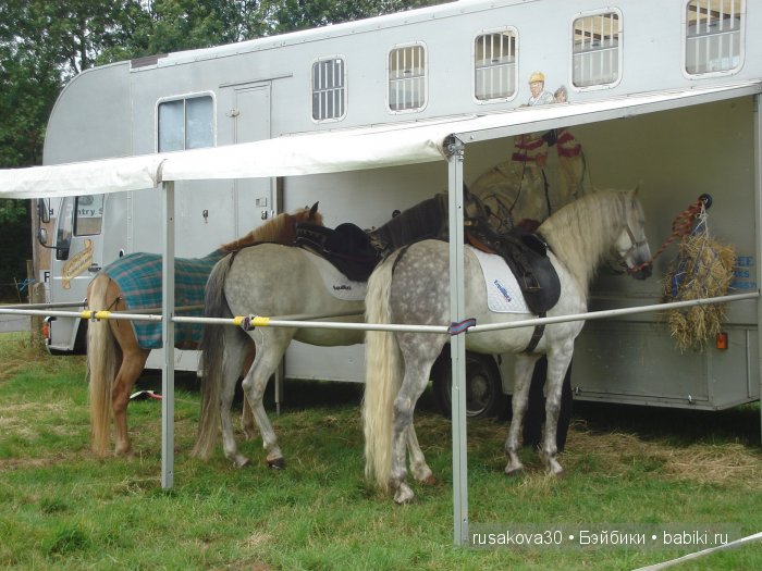 Выставка старинных машин в деревне Weeting