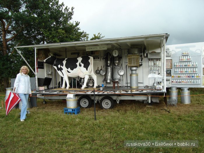 Выставка старинных машин в деревне Weeting