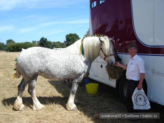 Выставка старинных машин в деревне Weeting