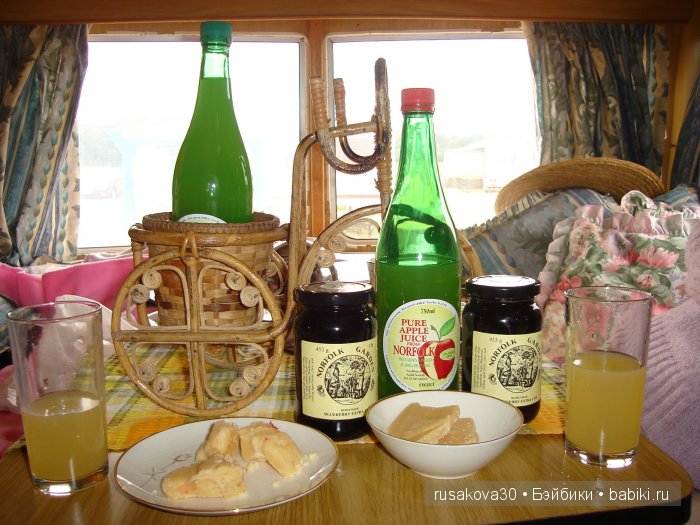 Выставка старинных машин в деревне Weeting