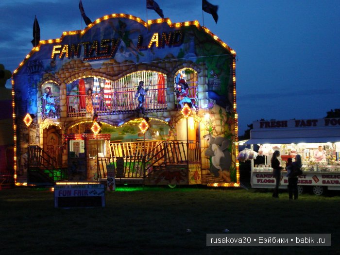 Выставка старинных машин в деревне Weeting