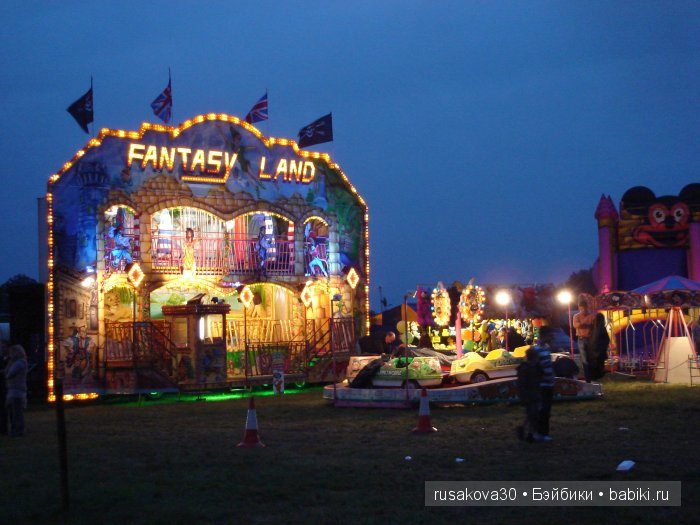 Выставка старинных машин в деревне Weeting