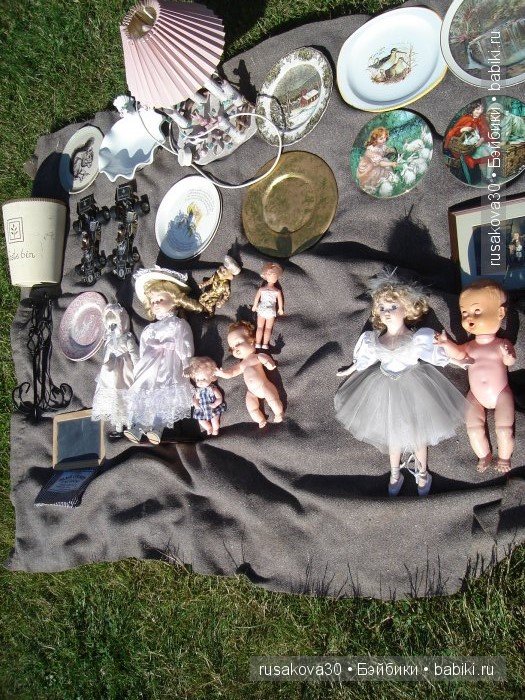 Ярмарка , английская барахолка или распродажа из багажника машины