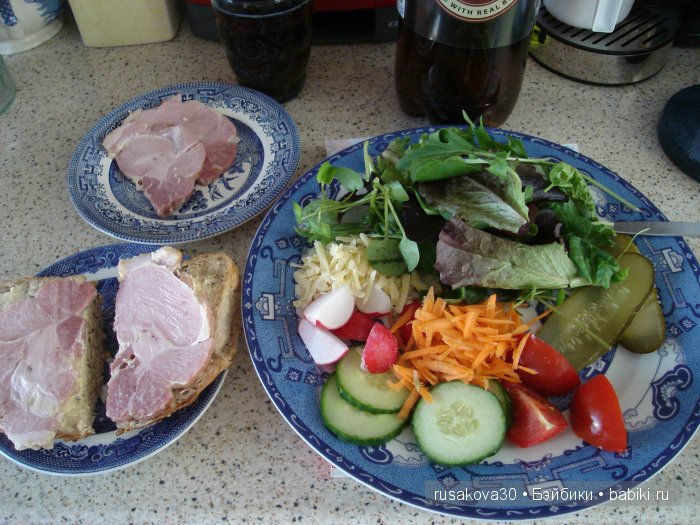 Ярмарка , английская барахолка или распродажа из багажника машины