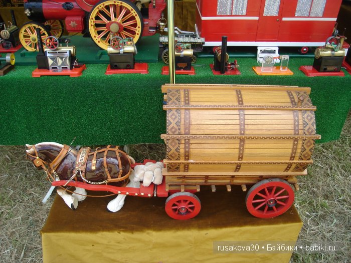 Ярмарка , английская барахолка или распродажа из багажника машины (фото 2)