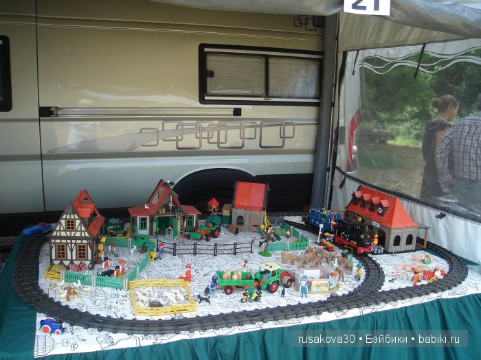 Ярмарка , английская барахолка или распродажа из багажника машины (фото 9)