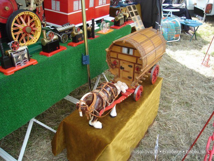 Ярмарка , английская барахолка или распродажа из багажника машины (фото 3)