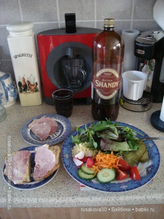 Ярмарка , английская барахолка или распродажа из багажника машины