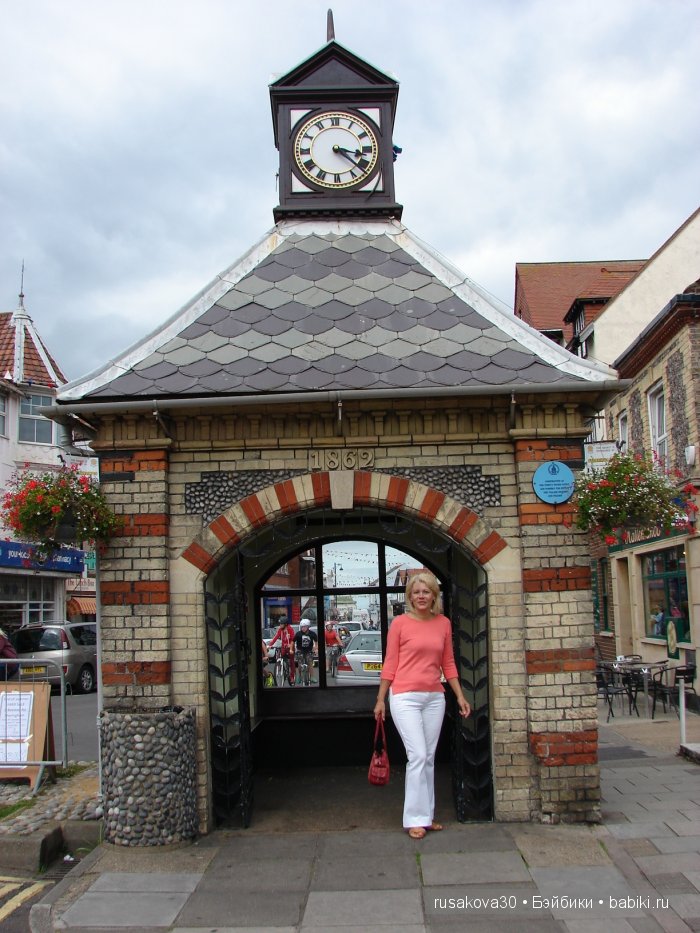 Море, море - мир бездонный, Пенный шелест волн прибрежных