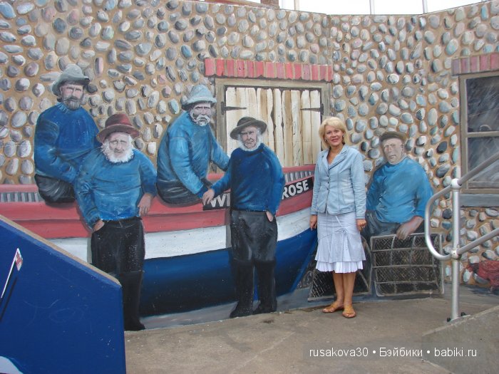 Море, море - мир бездонный, Пенный шелест волн прибрежных