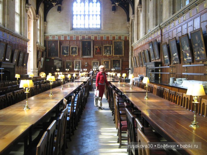 По следам Алисы и белого кролика