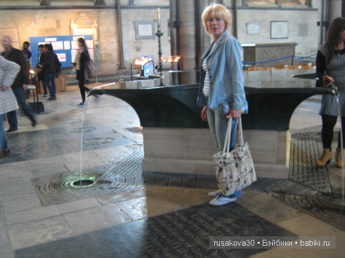 Солсберийский собор (Salisbury Cathedral) внутри собора | Бэйбики Солсберийский собор (Salisbury Cathedral) внутри собора