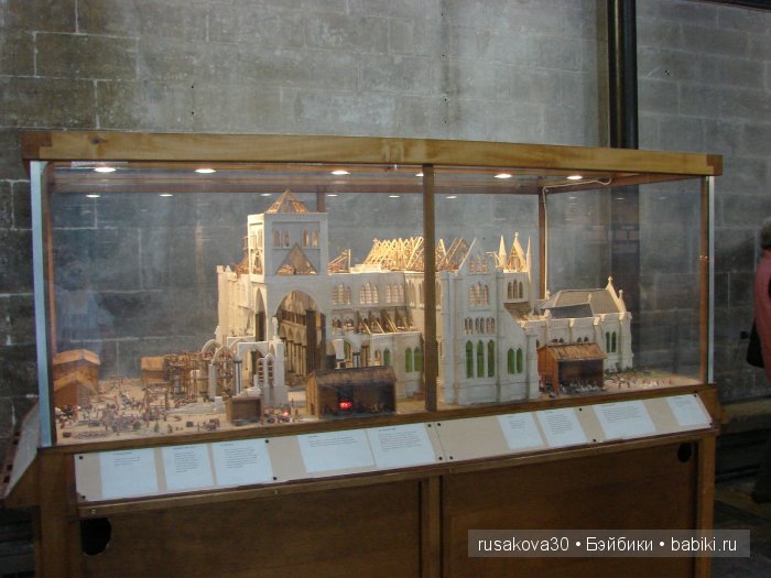 Солсберийский собор (Salisbury Cathedral) внутри собора | Бэйбики Солсберийский собор (Salisbury Cathedral) внутри собора