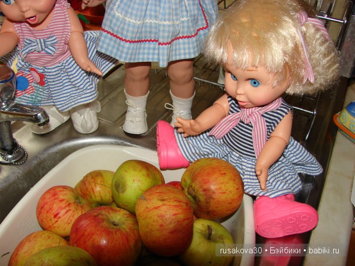 Как Съюзи и Синтия яблочки запекали, а Эльза им помогала