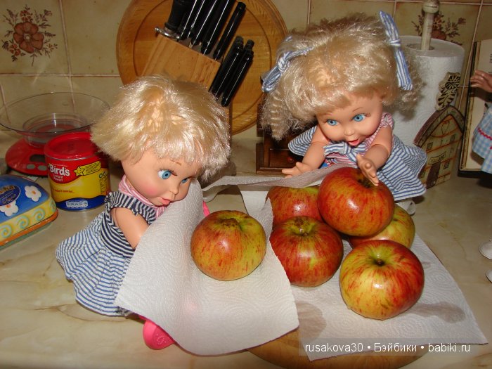 Как Съюзи и Синтия яблочки запекали, а Эльза им помогала