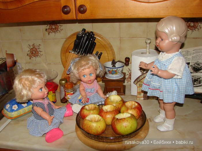 Как Съюзи и Синтия яблочки запекали, а Эльза им помогала