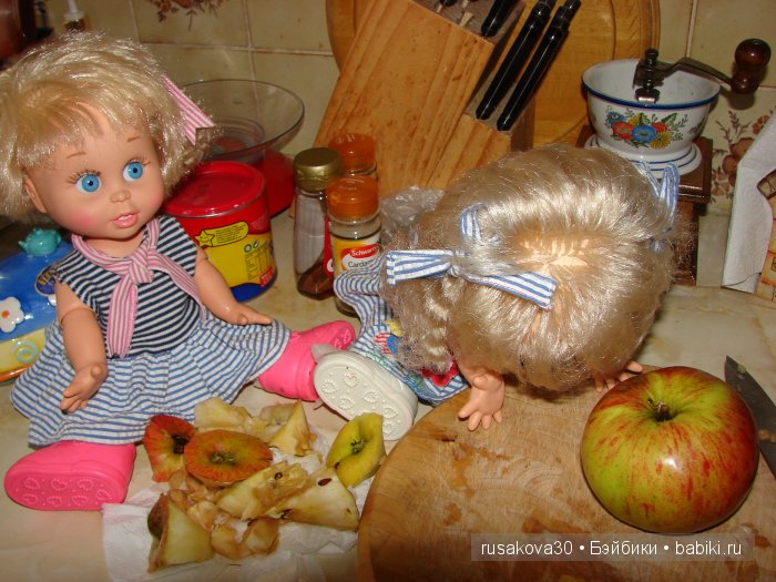 Как Съюзи и Синтия яблочки запекали, а Эльза им помогала