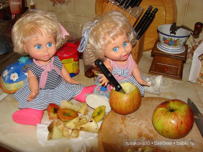 Как Съюзи и Синтия яблочки запекали, а Эльза им помогала