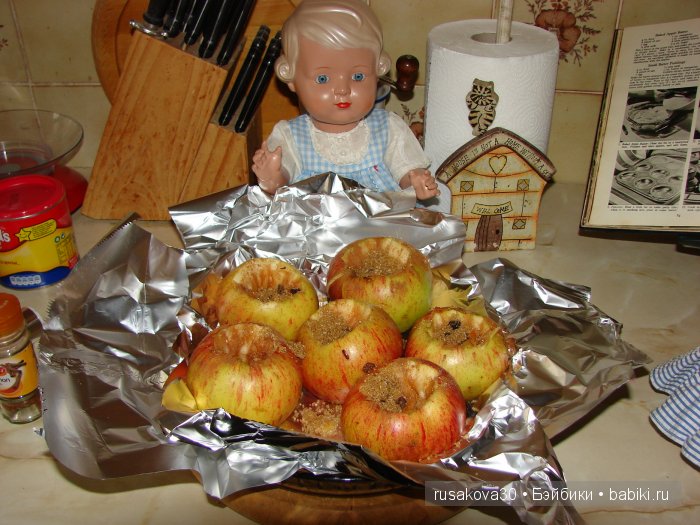 Как Съюзи и Синтия яблочки запекали, а Эльза им помогала