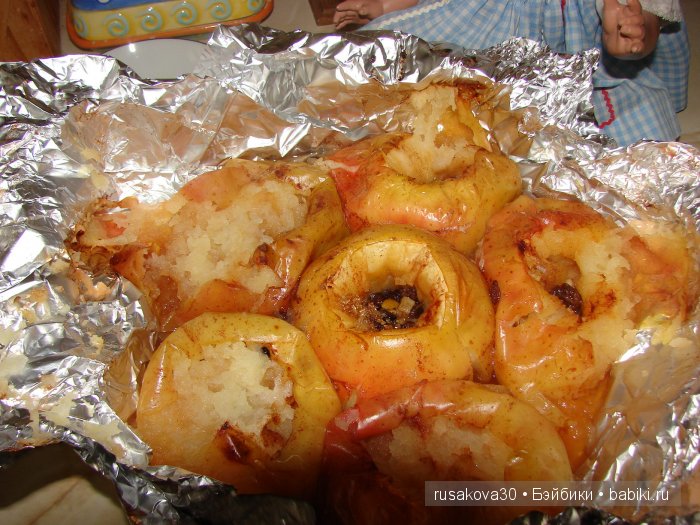 Как Съюзи и Синтия яблочки запекали, а Эльза им помогала