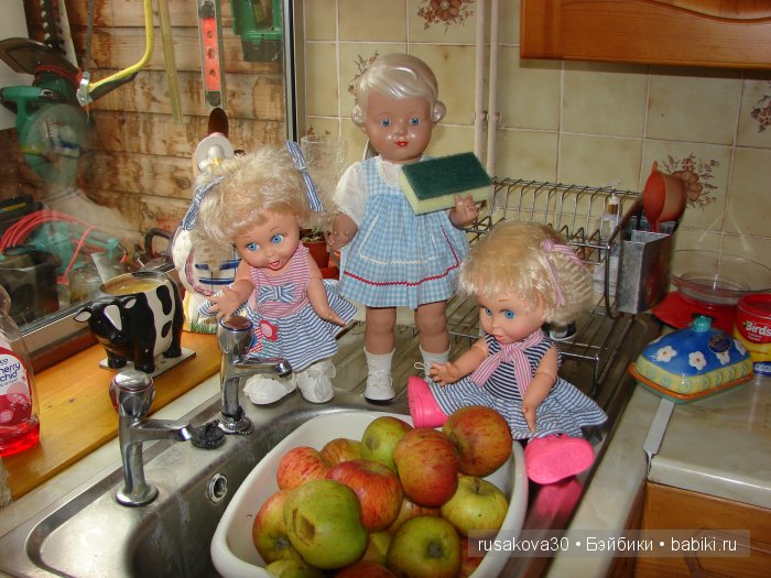 Как Съюзи и Синтия яблочки запекали, а Эльза им помогала