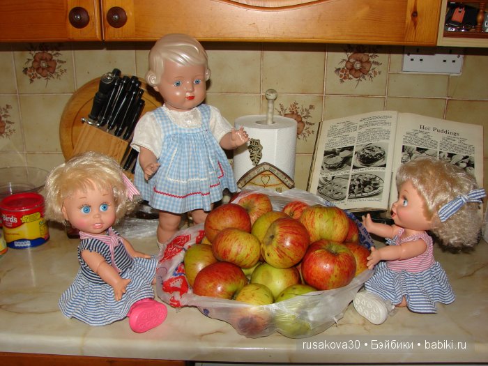 Как Съюзи и Синтия яблочки запекали, а Эльза им помогала