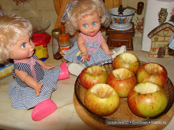 Как Съюзи и Синтия яблочки запекали, а Эльза им помогала